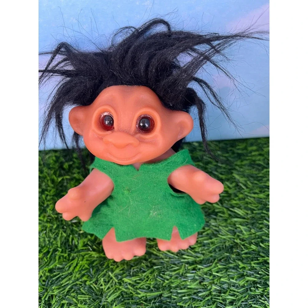 Vintage Thomas Dam Troll Doll Black Hair Red Eyes Green Outfit 4 inch Retro Toy